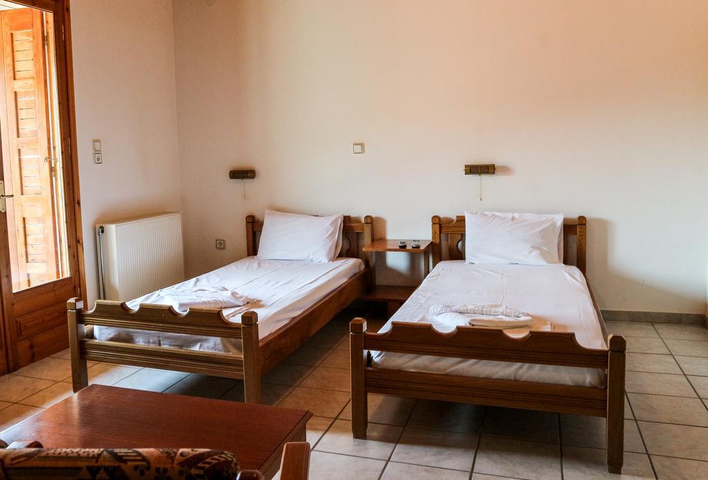 Hotel Elatofilito Athamanio Екстериор снимка